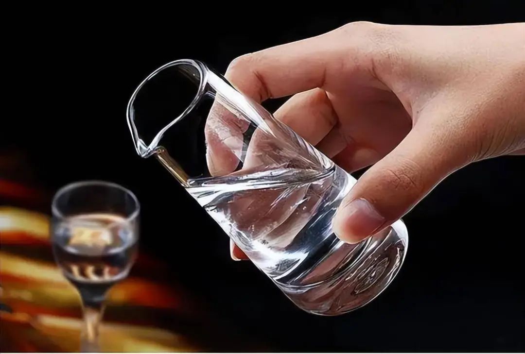 拒酒有門道、倒酒有學問、敬酒有規(guī)矩2.jpg