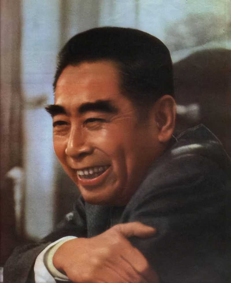 卓別林在飯桌上問周總理：能送我一瓶茅臺(tái)嗎？總理的回應(yīng)令人暖心