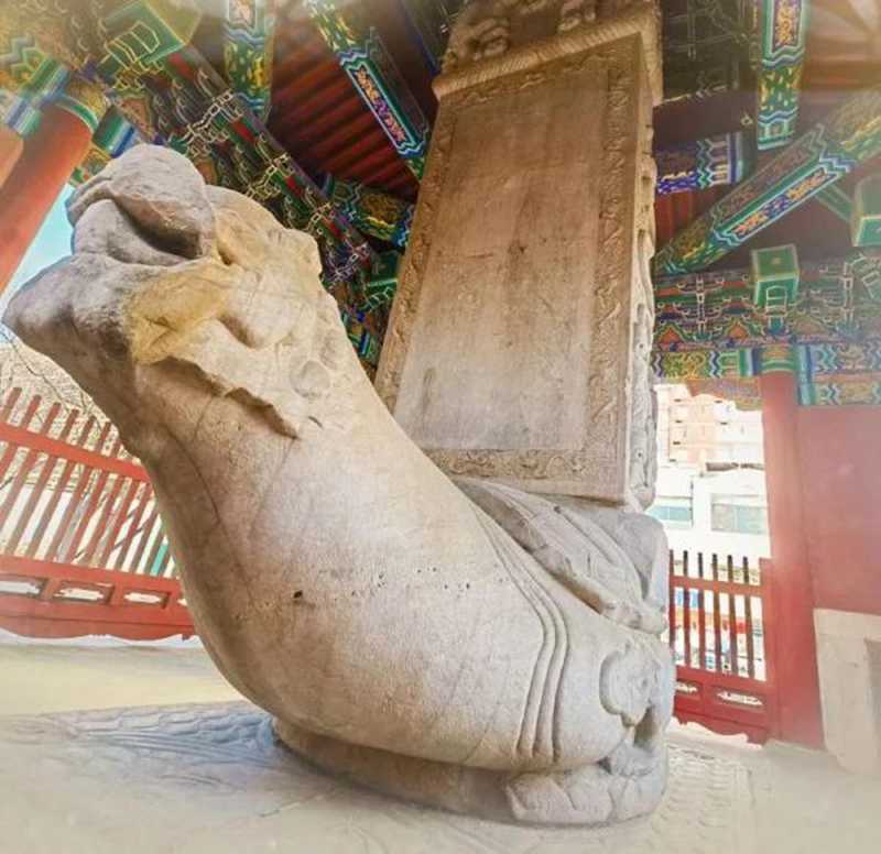 清朝雍正年間的御制石道碑，碑文中記載了通州商業(yè)的繁盛景況。.jpg