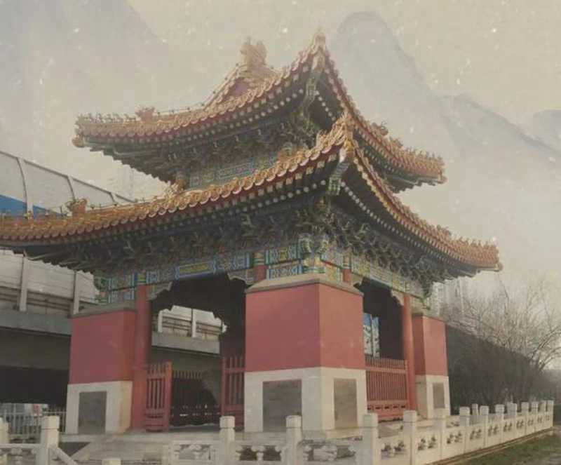 御制石道碑位于地鐵八通線臨近通州北苑站的軌道旁。.jpg
