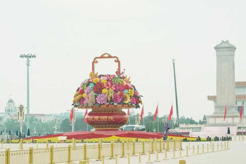 天安門(mén)廣場(chǎng)“祝福祖國(guó)”花壇1.jpg