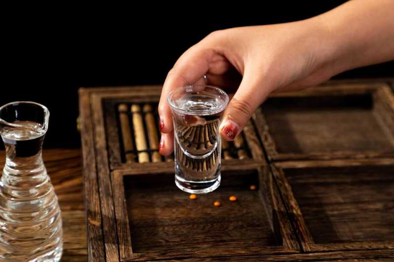 每天都在喝“白酒”的人，最終身體怎么樣了？酒友：看完獲益匪淺