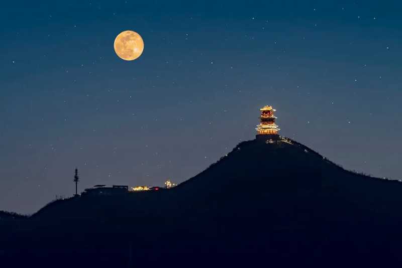 2 語(yǔ)言美，意境美，音樂(lè)美，是初唐詩(shī)聲律化最成功的典范.jpg