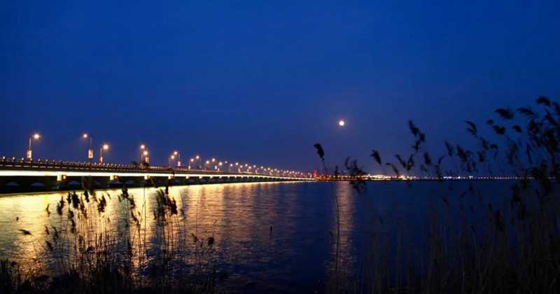 3 許多唐詩(shī)宋詞，沒(méi)有脫離《春江花月夜》的內(nèi)容.jpg