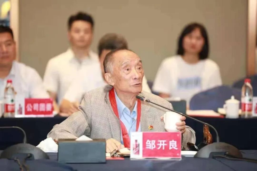 平凡中透著睿智，平實(shí)中透著熱忱.jpg