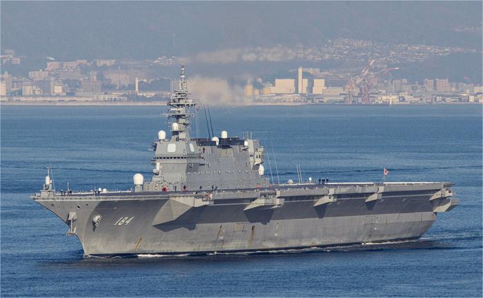 日本海上自衛(wèi)隊(duì)“加賀”號(hào)航母出港 .jpg