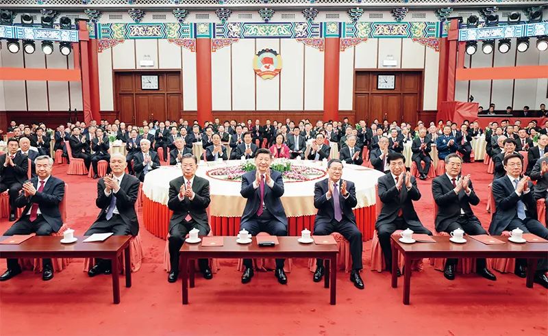 2023年12月29日，全國(guó)政協(xié)在北京舉行新年茶話會(huì)。黨和國(guó)家領(lǐng)導(dǎo)人習(xí)近平、李強(qiáng)、趙樂際、王滬寧、蔡奇、丁薛祥、李希、韓正出席茶話會(huì)并觀看演出。.jpg