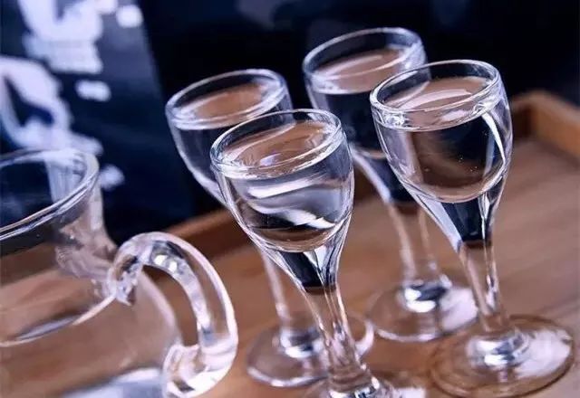 白酒在冬天為什么不會(huì)結(jié)冰？.jpg