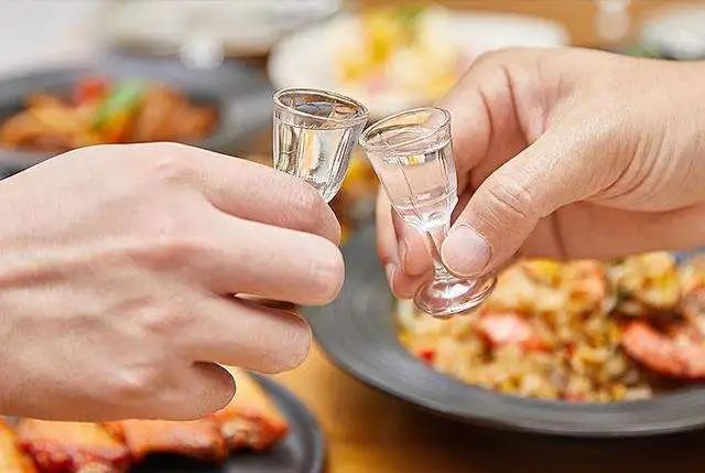 運(yùn)動后飲酒的危害.jpg