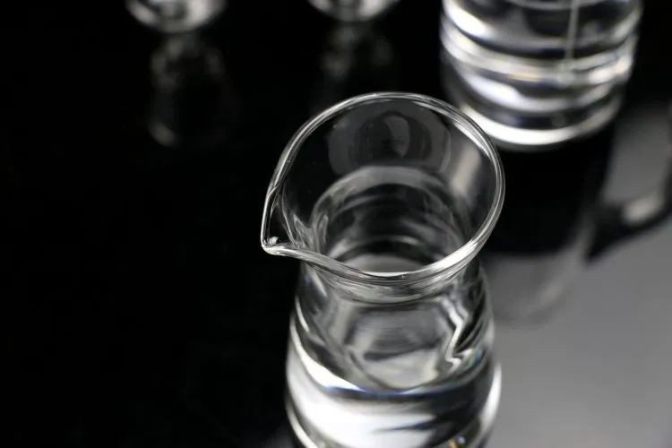 塑料瓶是否可以用來裝白酒？3.jpg