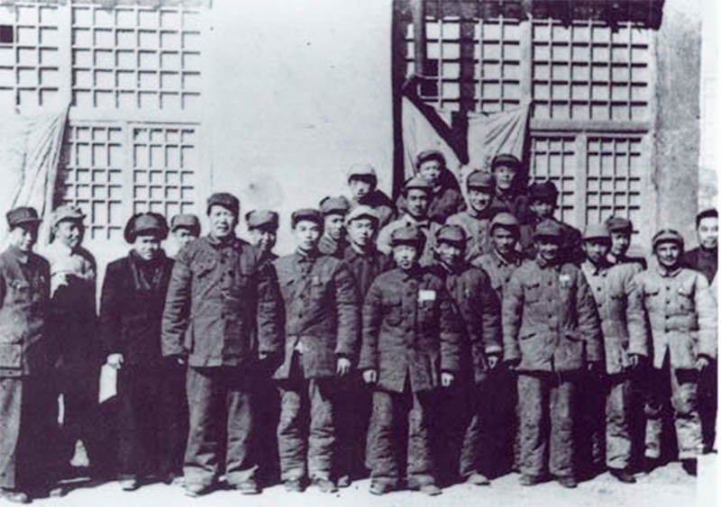 右一為周恩來，右二為鄧小平，右三為陳毅。.jpg
