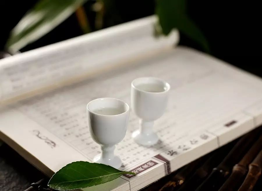 千年以來，飲酒詩詞燦若繁星。然而有些卻被歷史塵埃掩映，未能盡展光華。它們雖非膾炙人口之作，卻同樣飽含深情與智慧。2.jpg