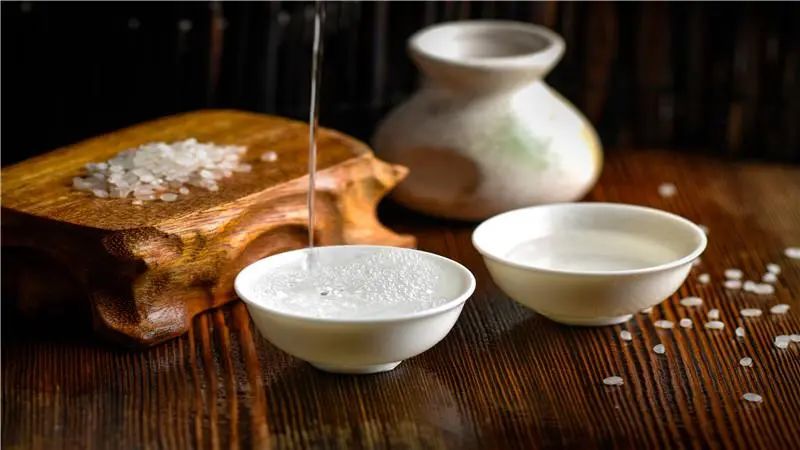 武松連干15碗酒，相當(dāng)于現(xiàn)在的多少酒量？1.jpg