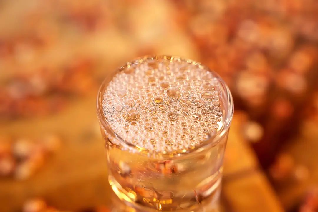如何通過香氣來品味一杯陳年老酒？.jpg