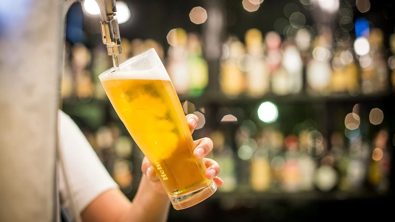 同樣是啤酒，“罐裝”和“瓶裝”選哪個好？.jpg