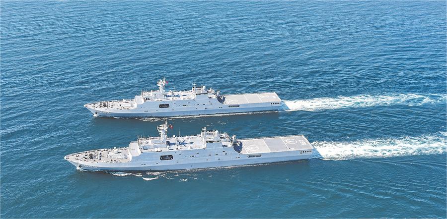 8月上旬，海軍某支隊艦艇編隊開展訓(xùn)練。解放軍報特約通訊員 喬晨曦攝.jpg